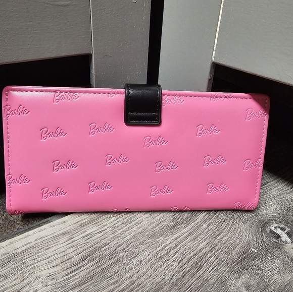Barbie Limited Edition Bright Pink & Black Leather Wallet Miniso Collaboration - Picture 2 of 11
